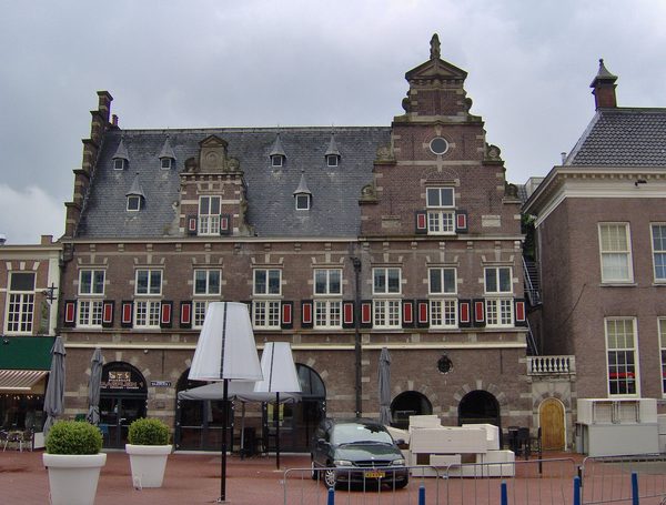 Singles in Almelo: view of the city