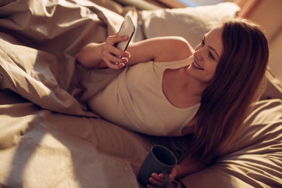 Vrouw gebruik telefoon